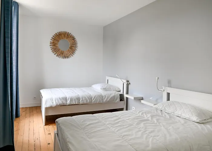 De La Poste - Avec Jardin *